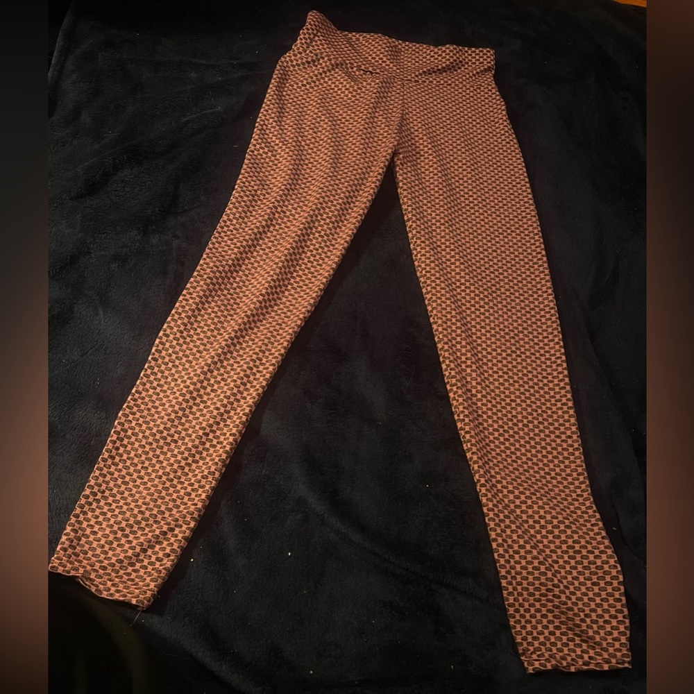 Women’s size medium pink and black tik tok leggings